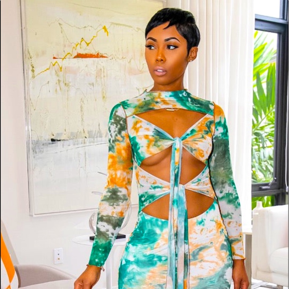 RECENTLY REDUCED: “Sale Priced”         Sexy Psychedelic Women’s Tie  Dress, NEW